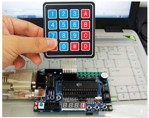 Teclado matricial de membrana 4 x 4